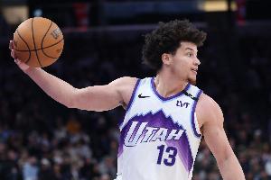 來勁了！18號秀克萊頓垃圾時間連中3記三分打停尼克斯