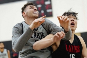 拓記：克林根的位置很穩(wěn) 他的表現(xiàn)證明關(guān)于楊瀚森的炒作毫無(wú)意義