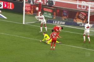 打排球??斯圖加特后衛(wèi)門線上揮手擋出奧利塞必進(jìn)球，被直紅罰下