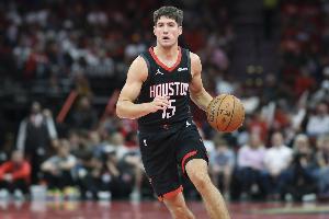 信心十足！謝潑德追身三分一箭穿心 幫助球隊(duì)迫近比分