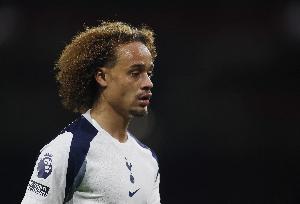 西蒙斯：我能打進首球特別高興，但更重要的是球隊拿到了三分