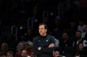 3連??！斯波：球隊(duì)攻防兩端都缺乏活力 這不是我們最佳表現(xiàn)