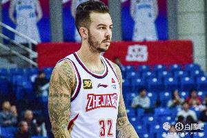 得分手！約克21中8&罰球10中9轟下全場(chǎng)最高30分 另有3板4助