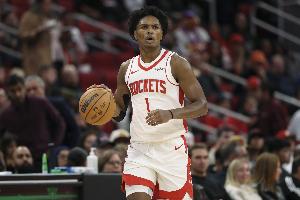 進(jìn)攻不行！阿門半場(chǎng)4中0僅拿1分2板2助1斷1帽 3失誤3犯規(guī)