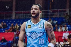 被裁判搞得心煩！韋瑟斯龐半場拿8分4助 遭遇爭議判罰已3犯