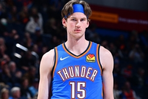 首節(jié)2分鐘轟11分！戴格諾特：卡爾森的小爆發(fā)為我們扭轉(zhuǎn)了局勢(shì)