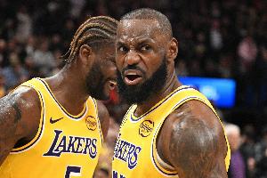 整整8年時(shí)間！湖人上次客場(chǎng)戰(zhàn)勝76人是2017年12月8日