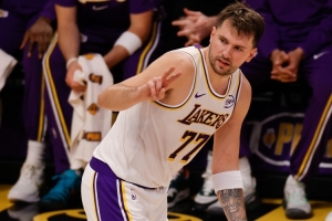 東契奇本賽季場均35+9+9！美媒：MVP榜約基奇SGA怎么能排他前面？