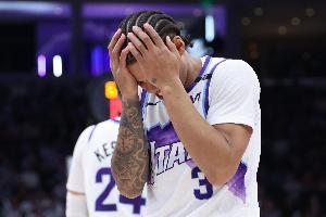 正負(fù)值-31最低！基昂特·喬治半場(chǎng)8中2拿到4分5板出現(xiàn)5失誤