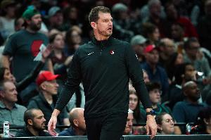 斯普利特談失利：我們輸掉了籃板還有很多失誤 糟糕的事同時發(fā)生