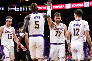 湖蜜狂歡：國王又回來了！老詹用實力回擊質(zhì)疑 我湖必進總決賽