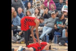 呂佩爾以為比賽暫停&想去關照倒地的楊瀚森 結果裁判沒有吹停比賽