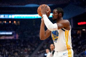 還有救嗎？上場(chǎng)10中1發(fā)脾氣的庫(kù)明加今天首節(jié)繼續(xù)被DNP??