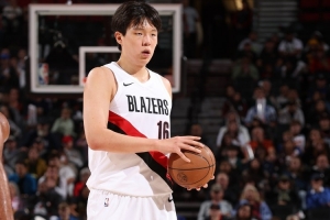 拓媒：球隊今天有意重視楊瀚森 希望他打出來以后做籌碼換字母？