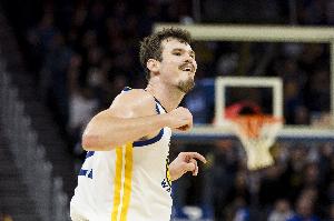 外線大炮！波斯特14中7三分球10中5 砍下19分4板&正負(fù)值+25