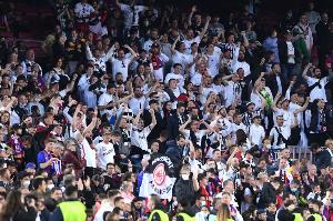 世體：巴薩只給法蘭克福球迷2400張票，但有1000名無票球迷來客場