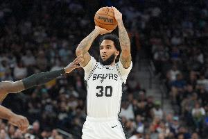 真射手！朱利安·尚帕尼三分9中5拿到17分6板3助2斷 正負(fù)值+13