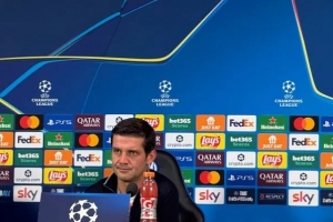 齊沃：點(diǎn)球？這種接觸在每個角球都會看到 恰20和阿切爾比肌肉疼