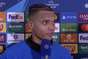 阿坎吉：輸?shù)舯荣惡芡纯?，特別是因?yàn)楸慌辛艘粋€(gè)這樣的點(diǎn)球