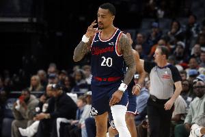 科林斯：我對(duì)保羅充滿愛和尊重 今天他不在這里確實(shí)安靜了很多