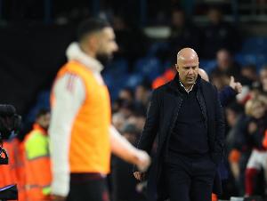 綠帽哥：斯洛特今天召開了緊急會(huì)議，但薩拉赫并未向前者道歉