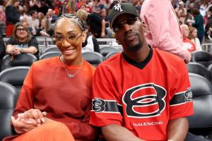 公平！??阿賈要求阿德巴約陪她訓(xùn)練時(shí)要打得像個(gè)女人