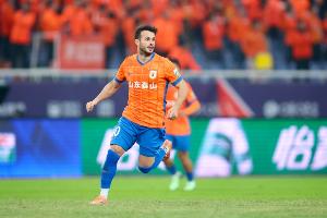 魯媒：種種跡象表明瓦科將留在泰山，球隊(duì)將引進(jìn)外援中衛(wèi)+中場