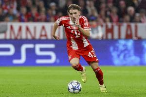 17歲290天！卡爾成歐冠歷史最年輕連續(xù)3場(chǎng)比賽進(jìn)球的球員