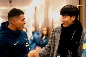 跟隊(duì)記者：孫興慜說格雷不給他發(fā)消息，結(jié)果他換了號(hào)碼沒告訴人家