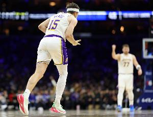 里夫斯：對手總能在我們面前輕松命中投籃 我們必須下苦功改進