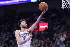 攻防俱佳！霍姆格倫13中9高效拿到24分8板2助3帽