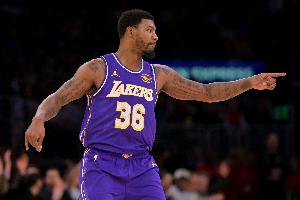 斯瑪特：我慢慢找到了狀態(tài)身體沒有不適 努力為球隊注入活力