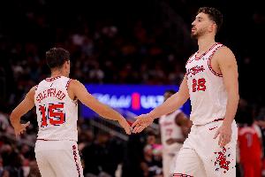 申京：謝潑德很自信&每天都有進步 頭兩三年主要是學(xué)習(xí)適應(yīng)NBA