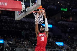 一氣呵成！奧科吉后場(chǎng)推進(jìn)一條龍壓哨上籃得分