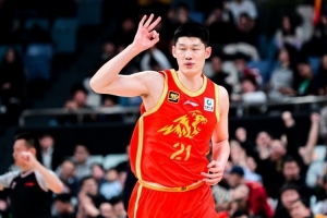 體壇周報：CBA新賽季各大獎項(xiàng)花落誰家？胡金秋或比肩巴特爾