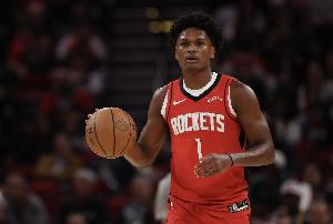 行云流水！申京突破送直傳 阿門籃下暴起雙手灌筐