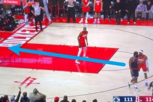 溝通缺位？哈登關(guān)鍵時(shí)刻兩次讓隊(duì)友去接球 自己沒(méi)回頭&隊(duì)友反應(yīng)慢