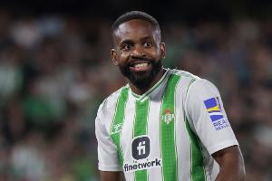 佩工：很遺憾巴坎布今天錯失進球良機，但這就是足球