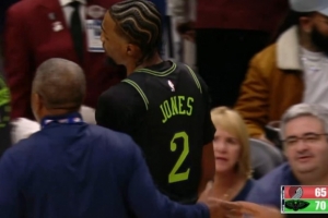 主裁判解釋驅(qū)逐赫伯特·瓊斯：他對(duì)裁判連續(xù)使用侮辱性語(yǔ)言