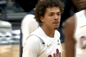 要逆轉？小克雷格·波特先搶斷反擊暴扣 再逼搶底線球造奇才失誤