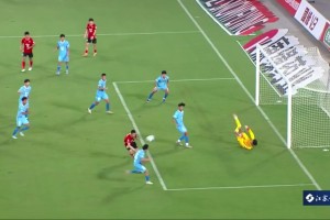 蘇超鹽城隊(duì)門將近距離神撲！解說：有卡西擋出羅本射門那味??