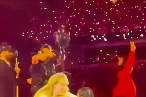 這就是咖位！當(dāng)霉霉在演唱會(huì)現(xiàn)場(chǎng)看到科比女兒彎腰擁抱致意