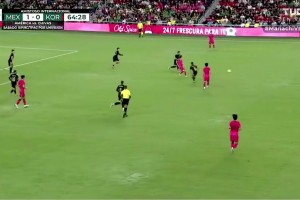 不停球直接爆桿！孫興慜禁區(qū)內(nèi)不等停球直接凌空爆射破門??