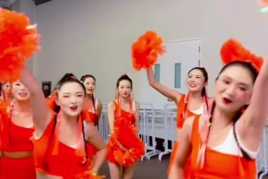 報(bào)告：蘇超蘇州啦啦隊(duì)里活捉一枚鹽城“間諜”妹子??