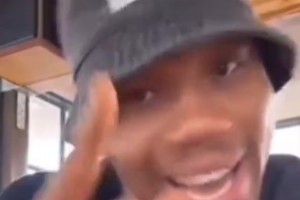 幽默！字母哥此前直播被網(wǎng)友叫Goat：我不是goat，你才是山羊！