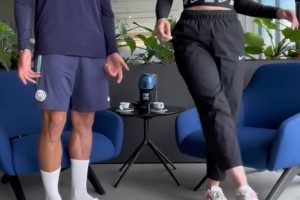 白練了！恰球王一頓群魔亂舞給小姐姐整不會(huì)了??