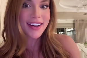 巴媒：維尼修斯和巴西女網(wǎng)紅在豪華游輪上共度良宵??