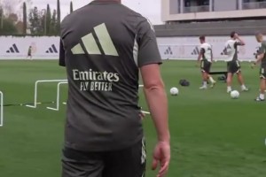 相似的解說(shuō)詞，不一樣的結(jié)果！回顧梅西22年助攻小蜘蛛破門(mén)！