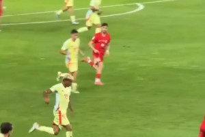 搶斷+突破+外腳背，亞馬爾一個(gè)人差點(diǎn)干完了所有活