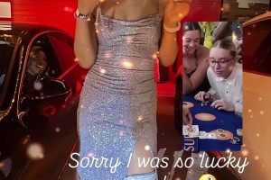 小寶：裙子和護(hù)具很搭！惦記著牌局的佩奇評(píng)論：被閨蜜“背叛”了